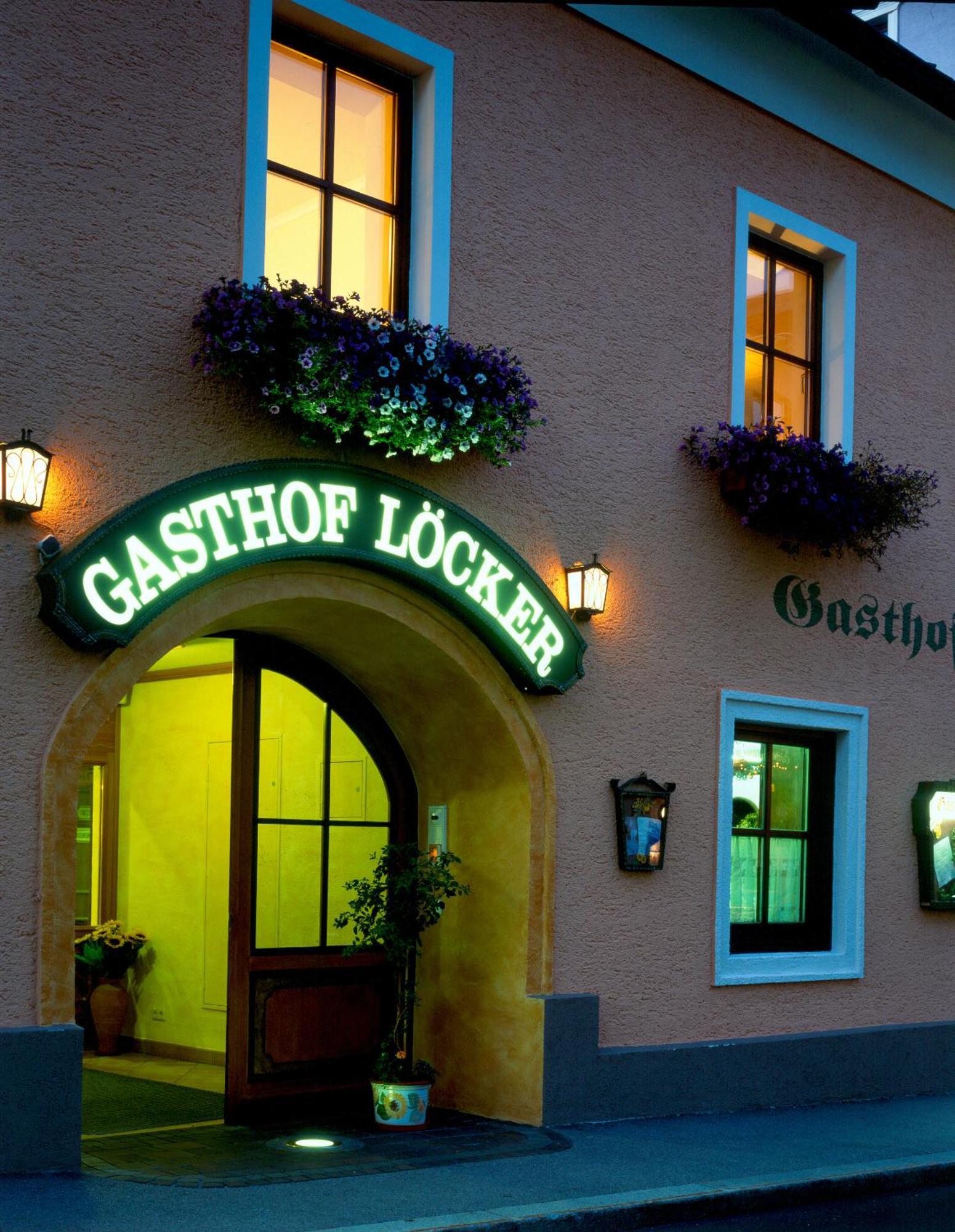 Gasthof - Restaurant Loecker Radstadt Exterior foto